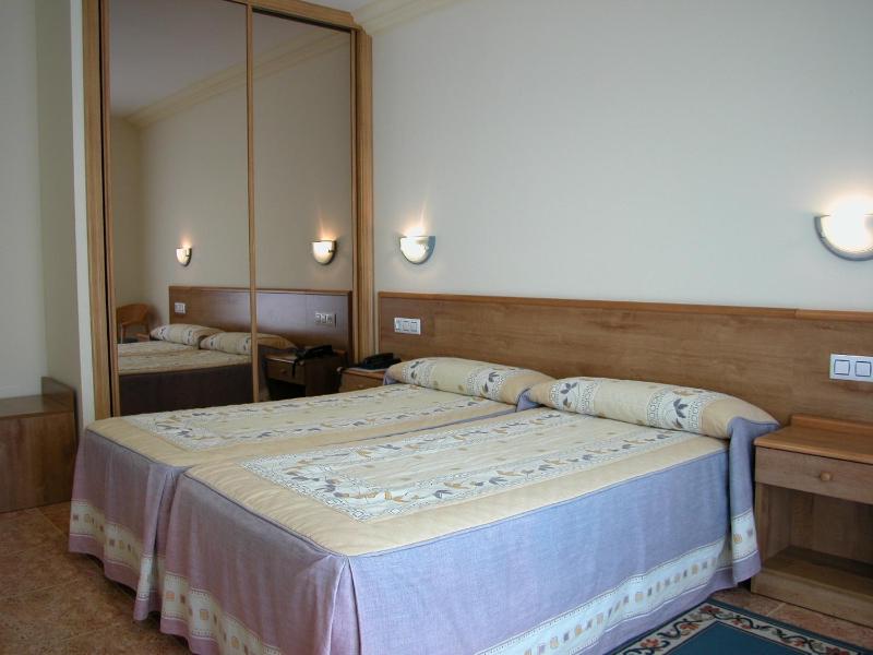Triple Room image 2
