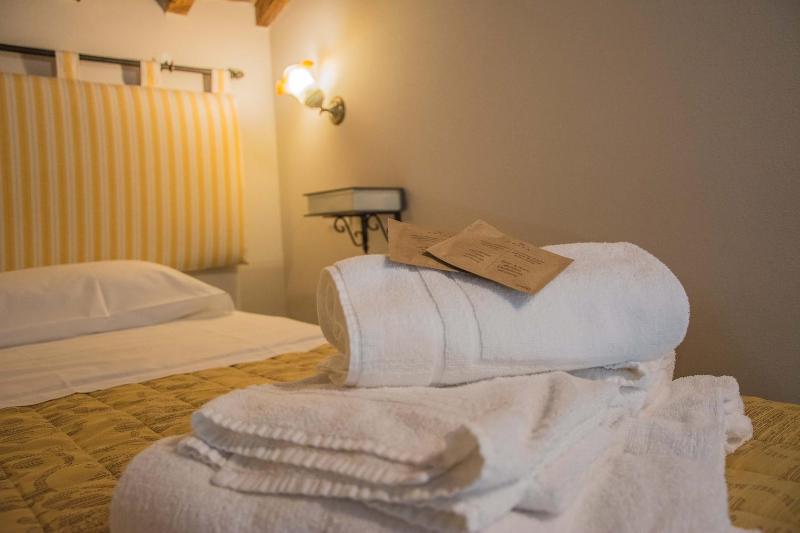 Double or Twin Room with Private External Bathroom image 2