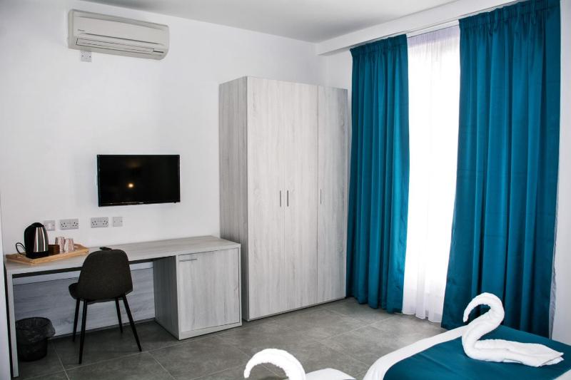 Standard Double or Twin Room image 3