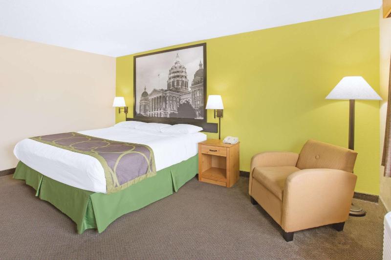 King Room - Disability Access - Non-Smoking image 2