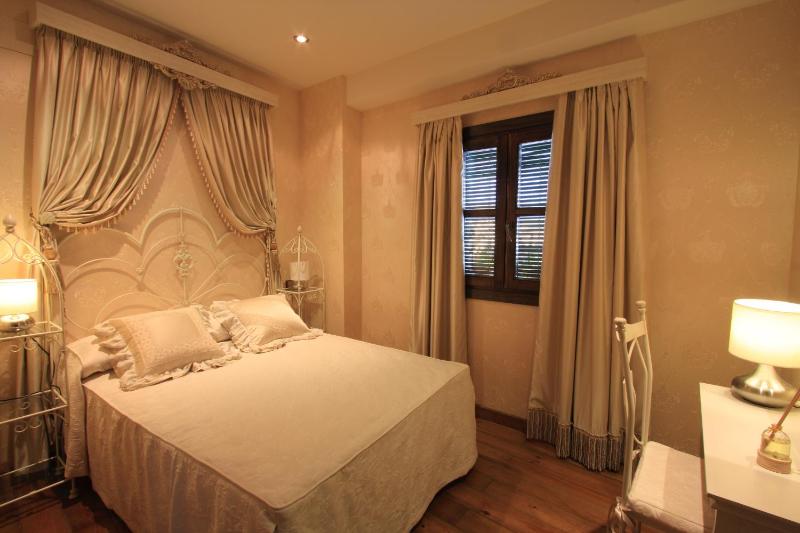 2- Bedroom Apartment Suite with Complimentary Spa Access image 3