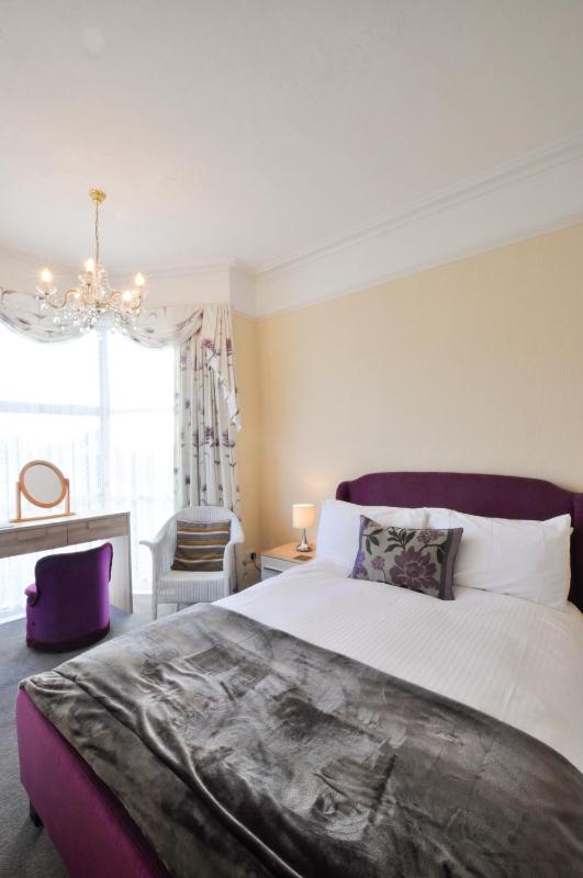 Superior Double Room image 3