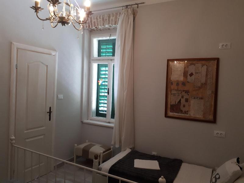 Large Double Room image 2