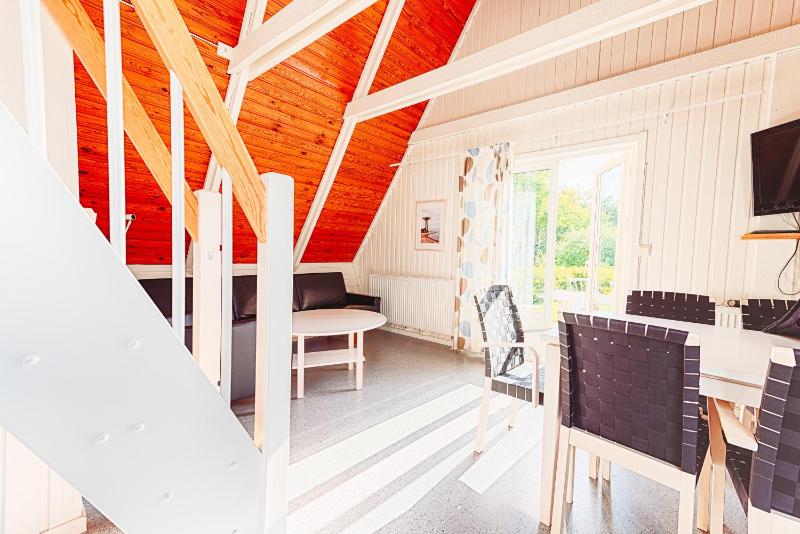 Three-Bedroom House (6 Adults) image 4