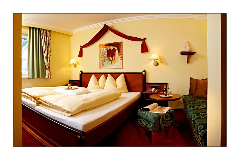 Standard Double Room with Mountain View image 4