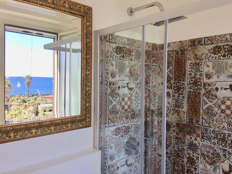 Double Room with Private Bathroom image 4