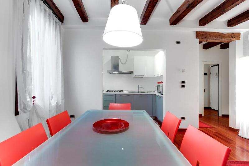 One-Bedroom Apartment image 2