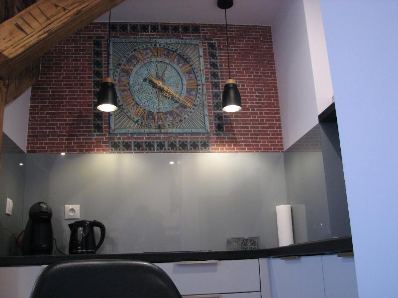 One-Bedroom Apartment image 3