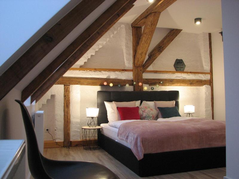 One-Bedroom Apartment image 4