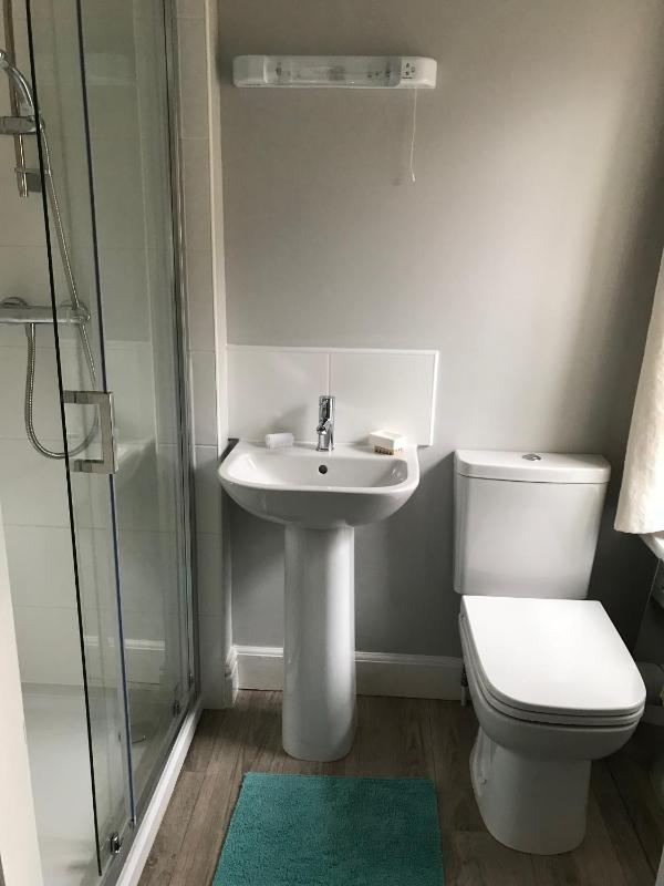 Deluxe Double Room with Shower image 4