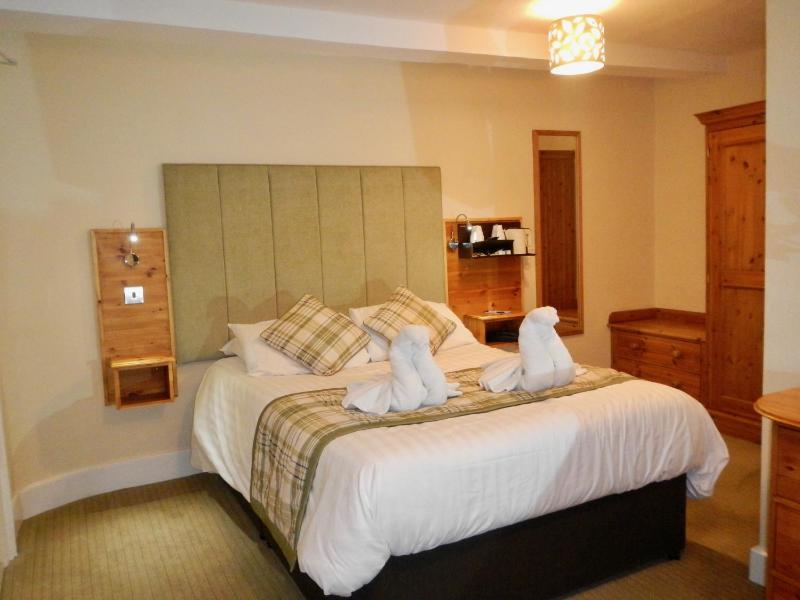 Double Room image 3