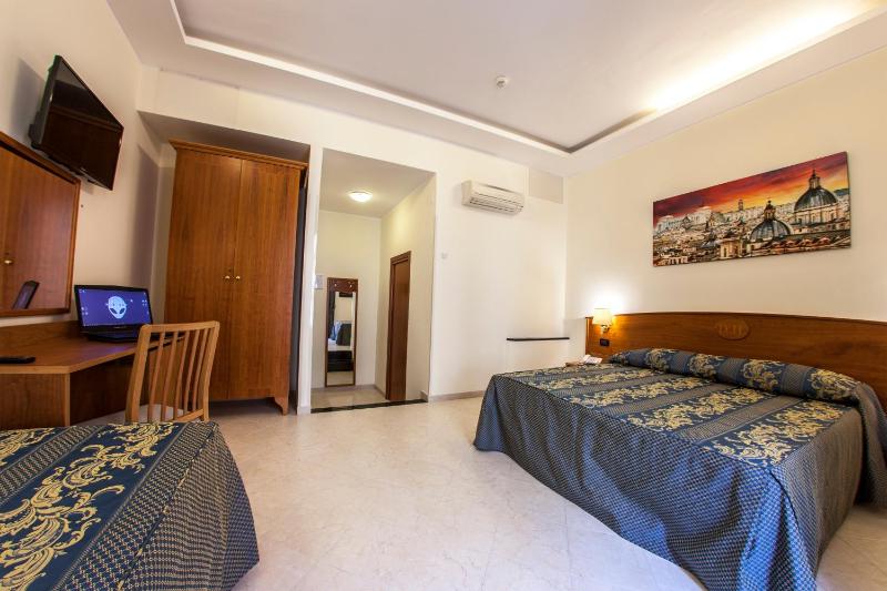 Triple Room image 4