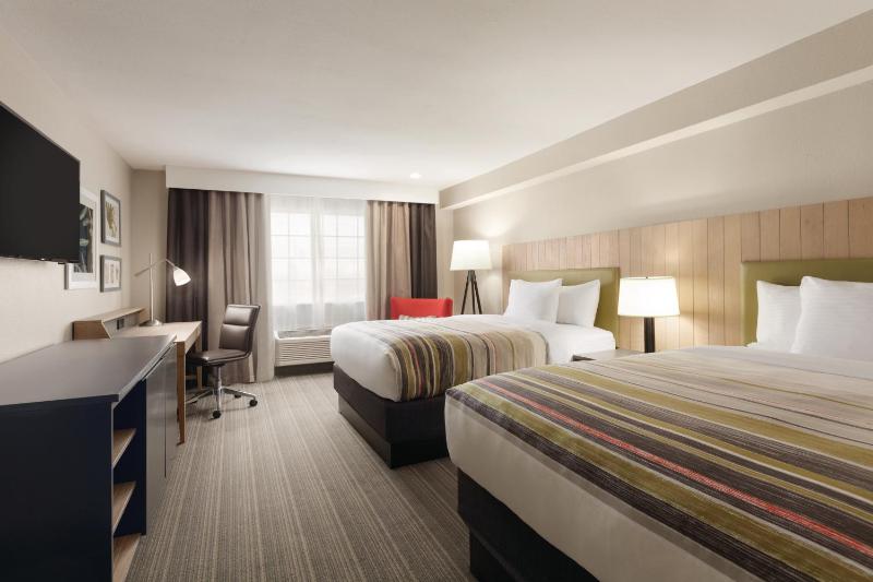 One-Bedroom Suite with Two Double Beds - Non-Smoking image 4