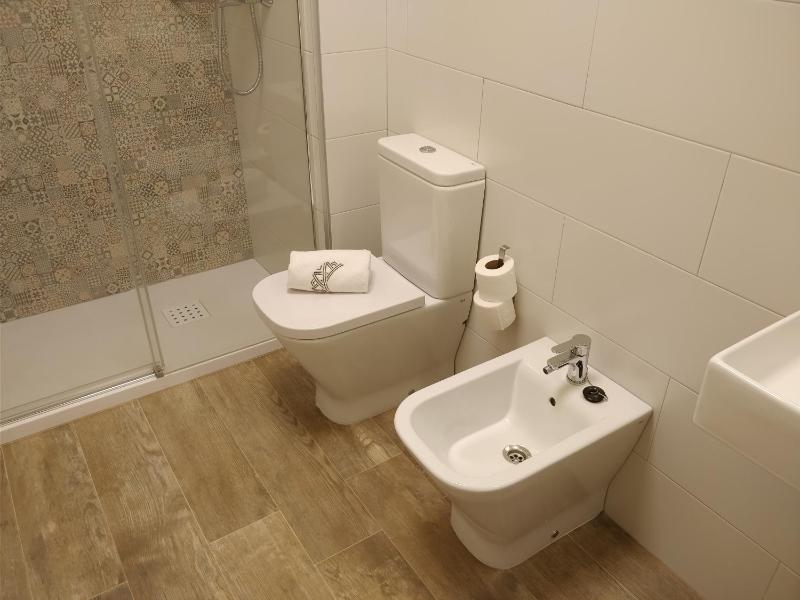 Standard Double Room image 4