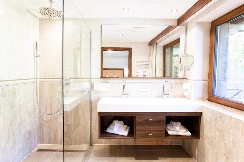 Superior Double Room (2 Adults + 1 Child) image 4