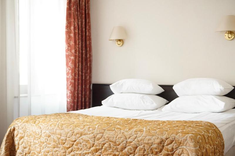 Double or Twin Room image 3