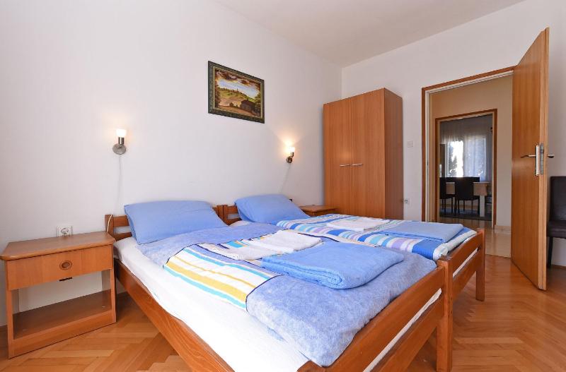 Apartment image 3