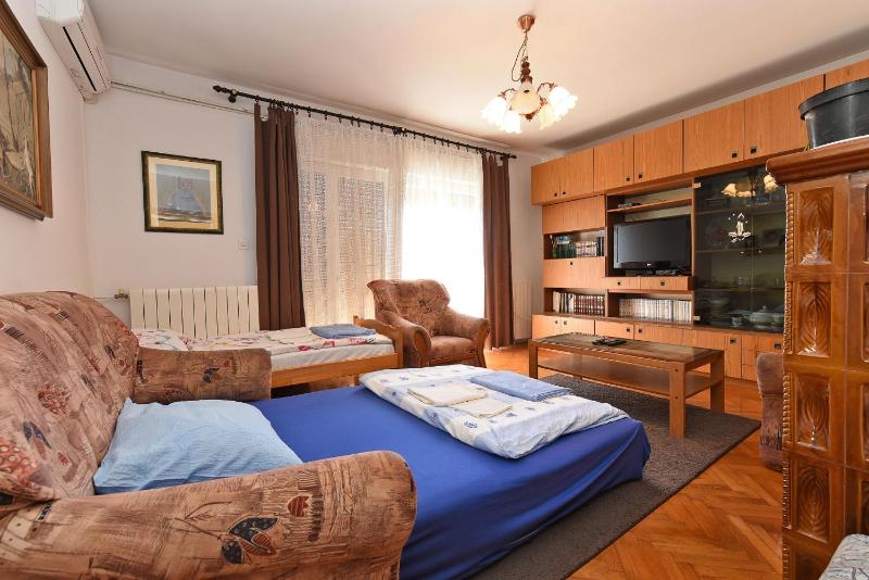 Apartment image 4