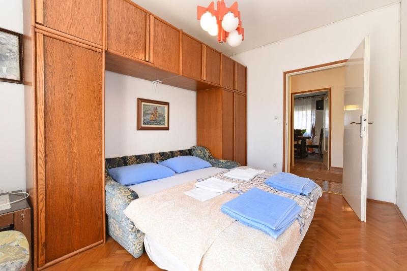 Apartment image 3