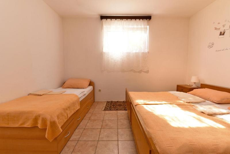 Apartment image 3