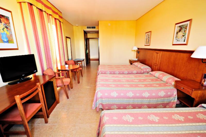 Triple Room image 3