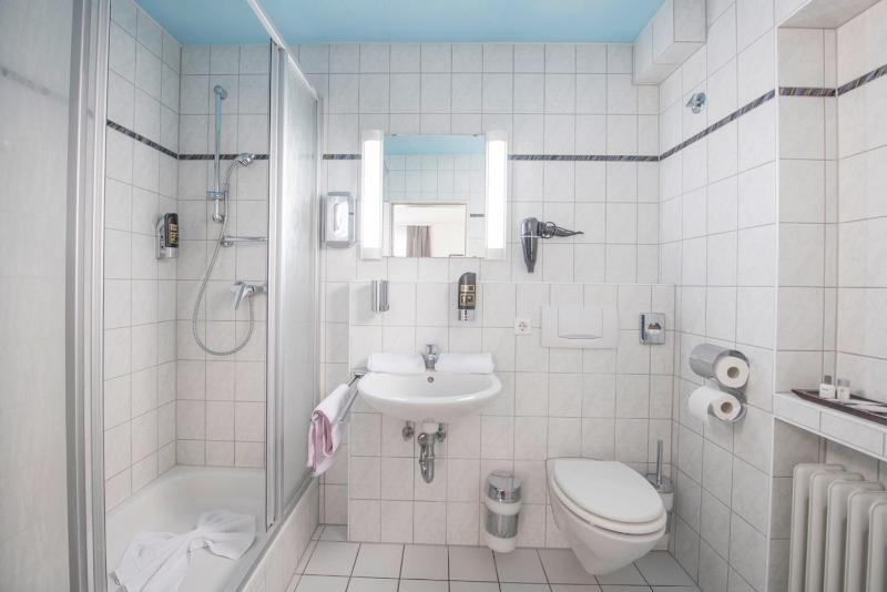 Double or Twin Room image 2