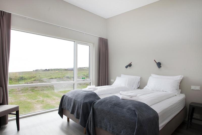 Twin Room with Sea View image 4
