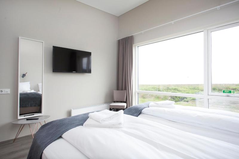 Twin Room with Sea View image 3