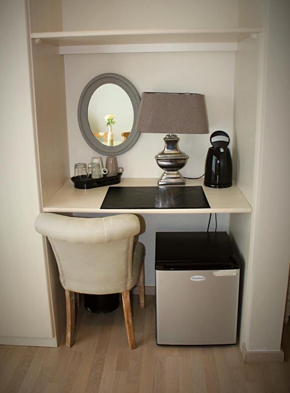 Deluxe Double Room with Terrace image 4