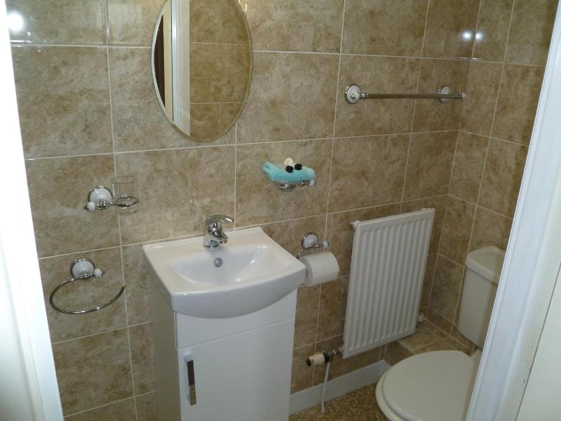 Standard King Room image 2