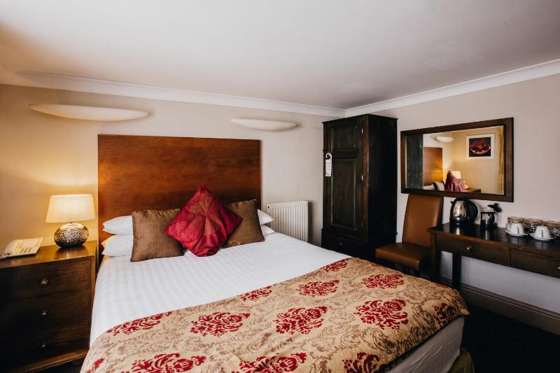 Small Double Room image 3