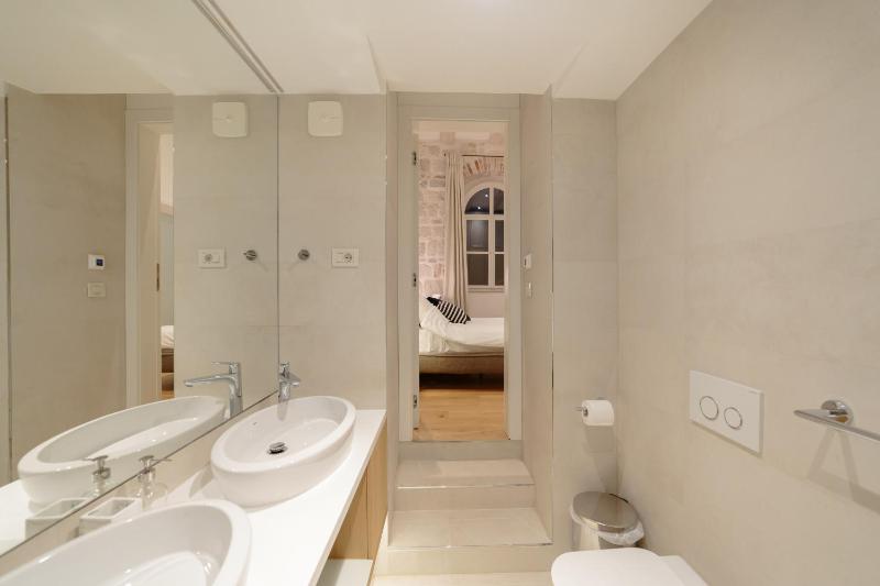 Deluxe Apartment image 3