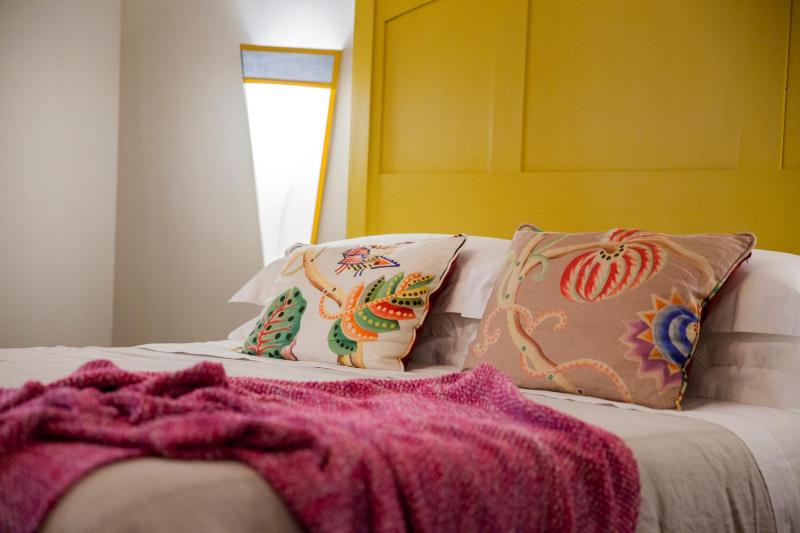 Deluxe Double Room image 3