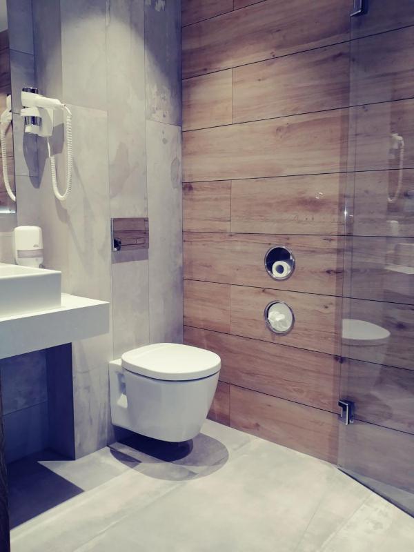 Double or Twin Room image 3
