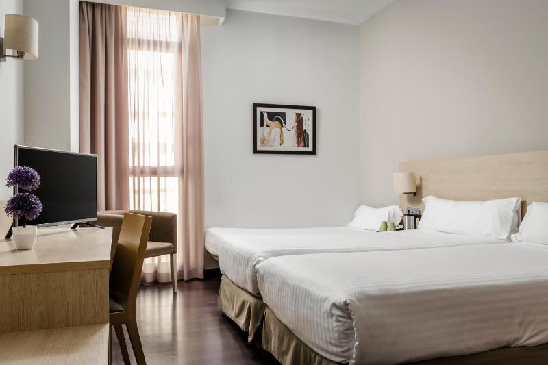 Double Room with Extra Bed image 4