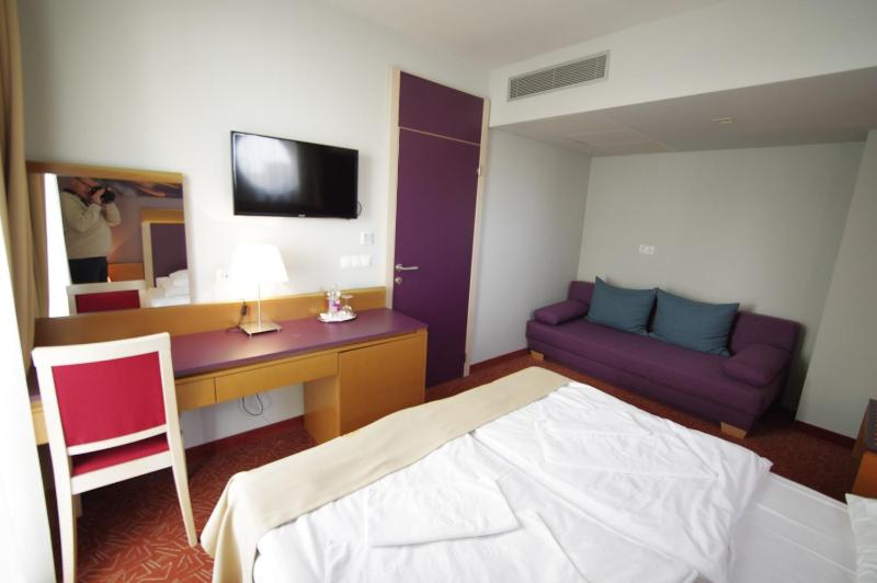 Two-Bedroom Suite image 4
