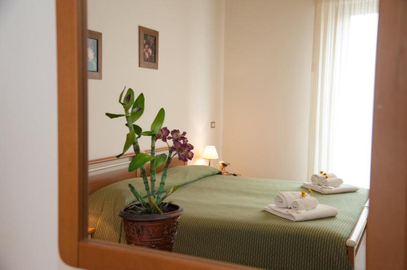 Comfort Triple Room with Shower image 3