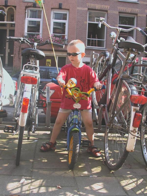 Bicycle Hotel Amsterdam - image 12