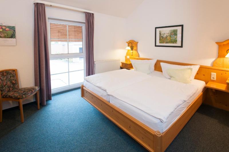 Double Room image 4