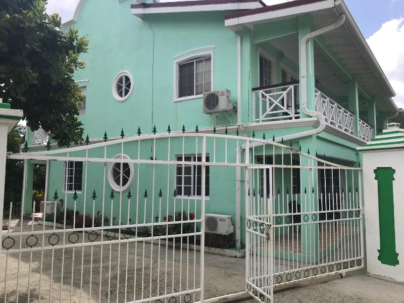 Marvey's Place - image 10