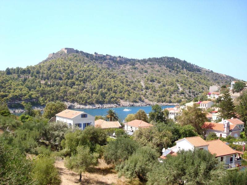 Double Room with Sea View image 2