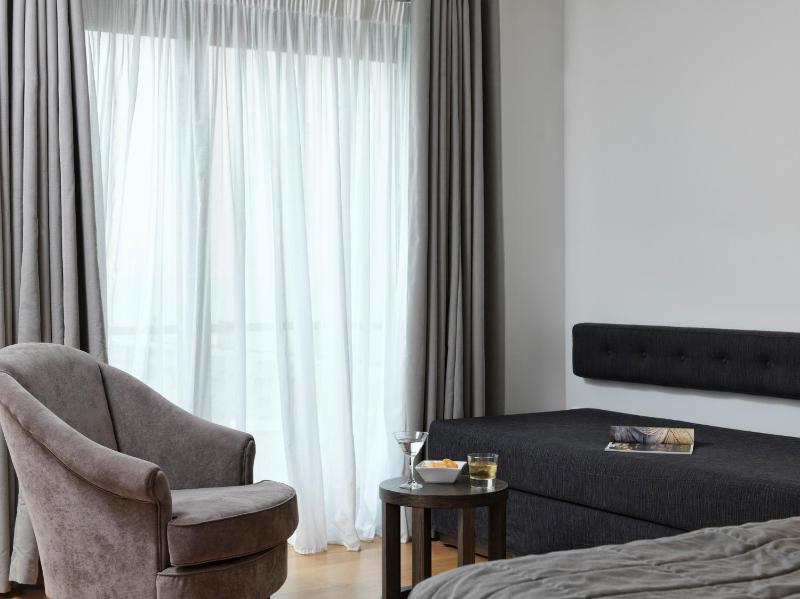 Standard Triple Room image 2