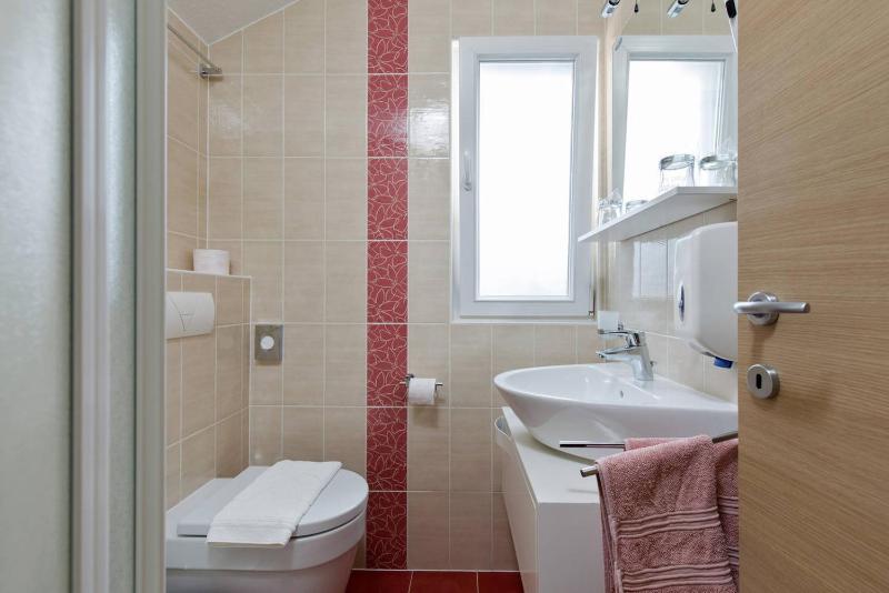 Double Room image 2