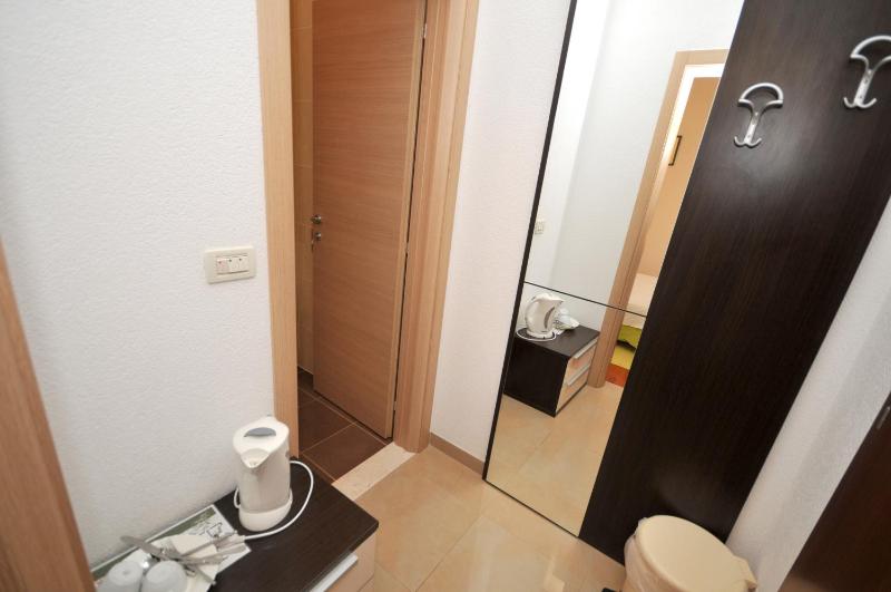 Single Room image 3