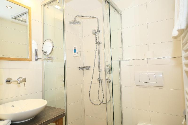 Single Room with Balcony image 4