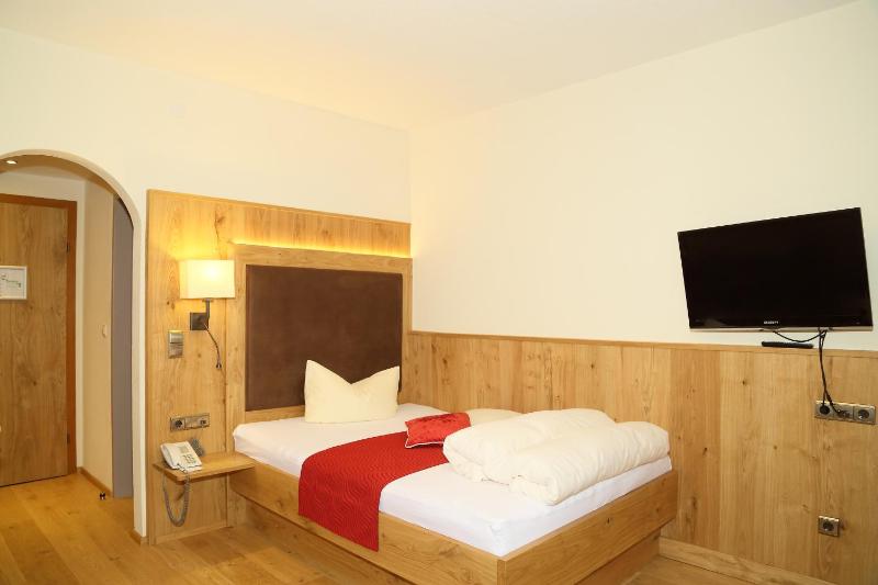Single Room with Balcony image 1