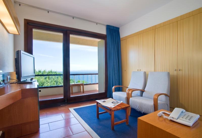 Standard Double Room image 3