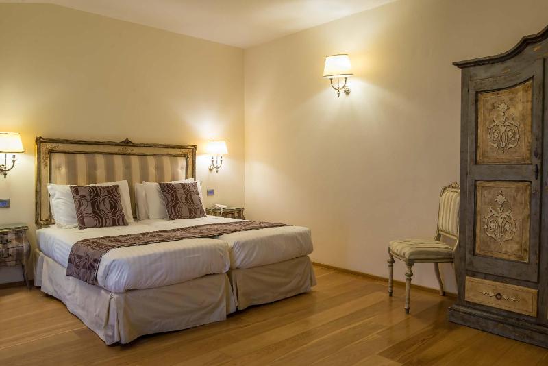 Superior Room image 2