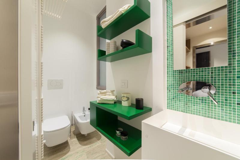 Double Room with Balcony image 4