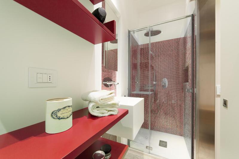 Standard Double Room image 4